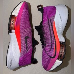 WMNS 7 Nike Air Zoom Tempo NEXT% Flyknit 'Hyper Violet